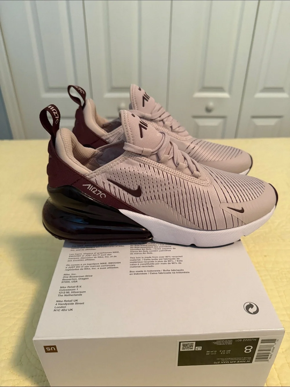 Nike lightweight sneakers